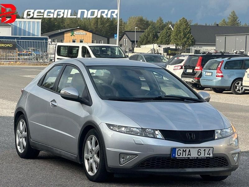 Silver Begagnad 2008 Honda Civic Sport Halvkombi | 69 500 kr (Marknadspris) - Bild 1/2