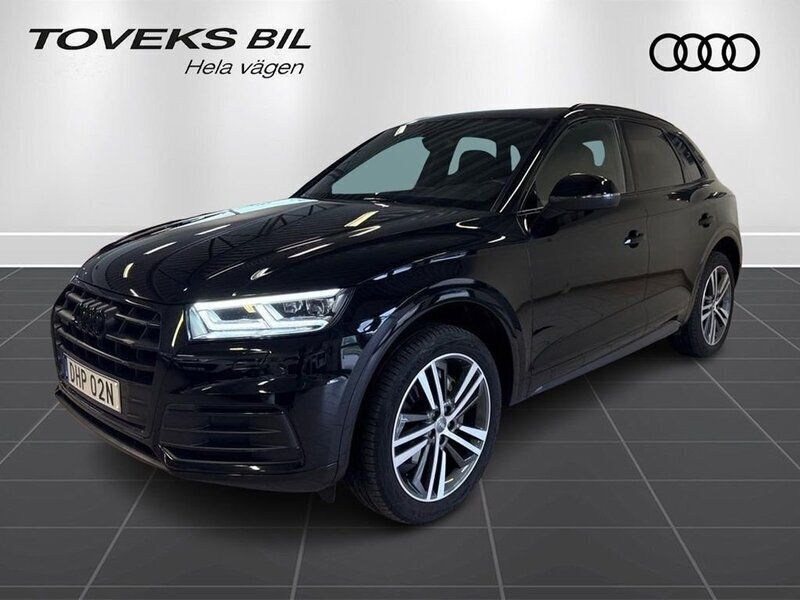 Brilliantsvart Begagnad 2020 Audi Q5 Sport SUV | 319 000 kr (Bra pris) - Bild 1/4