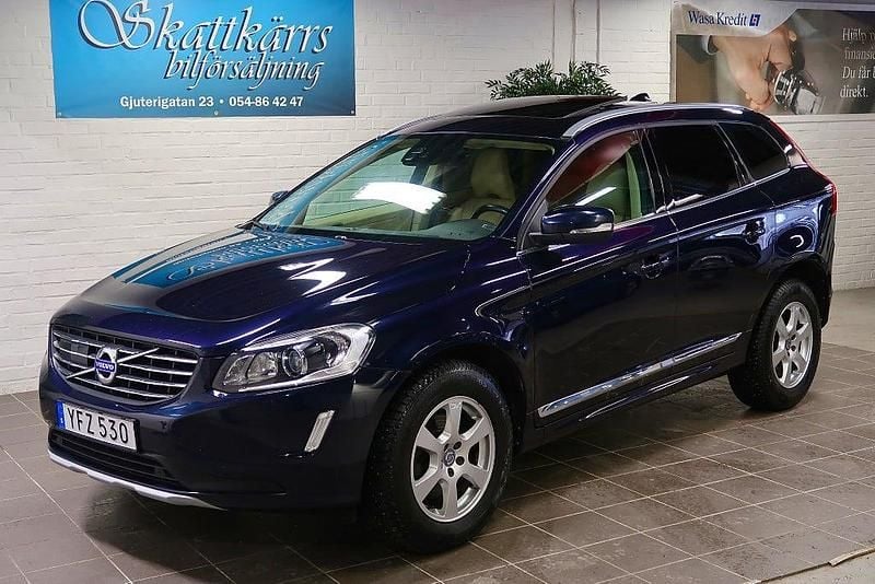 Begagnad Volvo XC60 Standard 190 HK (139 kW) 2016 Blå SUV