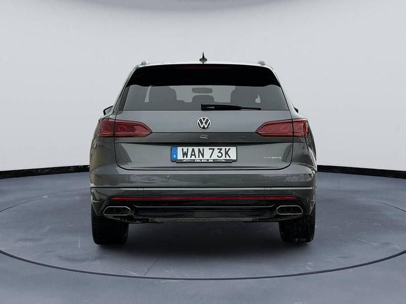 Begagnad VW Touareg R 462 HK (339 kW) 2023 Grå SUV