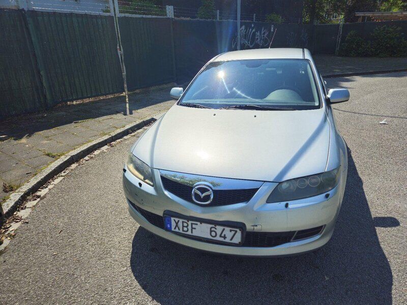 Grå Begagnad 2006 Mazda 6 Inclusive Halvkombi | 26 000 kr (Bra pris) - Bild 1/4