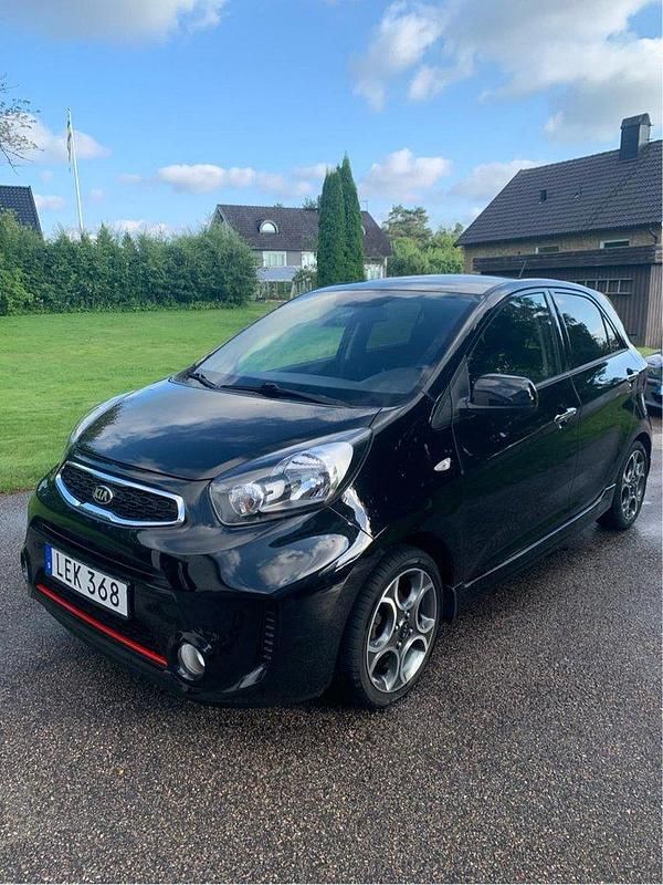 Svart Begagnad 2016 Kia Picanto Halvkombi | 105 000 kr (Marknadspris) - Bild 1/4