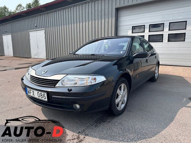 Svart Begagnad 2004 Renault Laguna II Expression Halvkombi | 29 900 kr - Bild 1/4