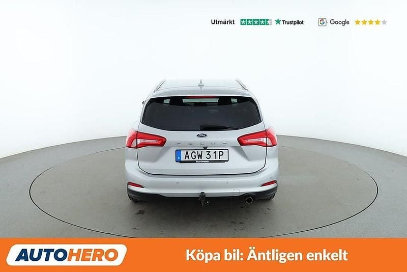 Begagnad Ford Focus Titanium 126 HK (92 kW) 2019 Grå Kombi