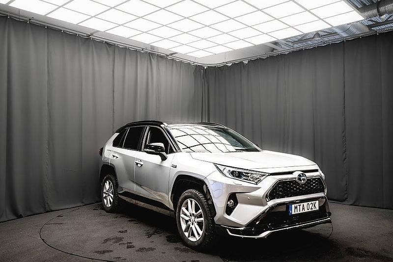 Begagnad Toyota RAV4 Hybrid Style 185 HK (136 kW) 2021 Grå SUV