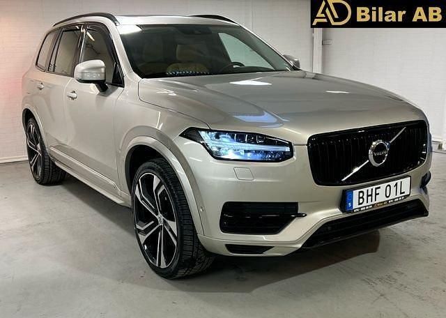 Grå Begagnad 2016 Volvo XC90 Inscription SUV | 259 800 kr (Marknadspris) - Bild 1/4