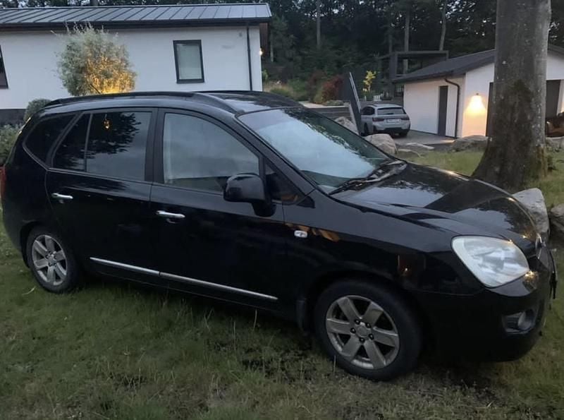 Svart Begagnad 2007 Kia Carens Minibuss | 19 500 kr (Superpris) - Bild 1/4