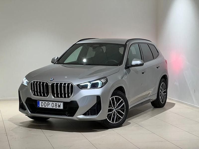 Grå Begagnad 2025 BMW X1 M Sport SUV | 419 000 kr (Bra pris) - Bild 1/4