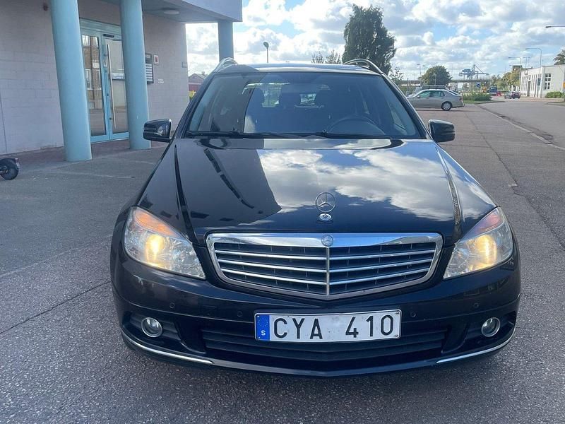 Svart Begagnad 2011 Mercedes C220 Kombi | 74 900 kr (Marknadspris) - Bild 1/4