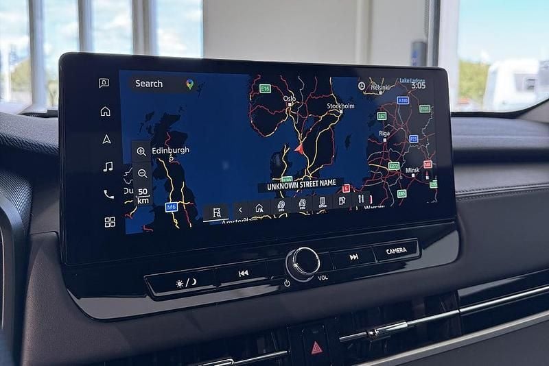 Ny Mitsubishi Outlander P-HEV Invite 306 HK (225 kW) 2025 Moonstone grå SUV