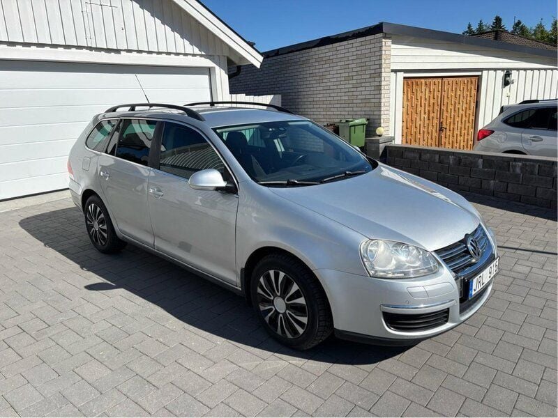Silver Begagnad 2009 VW Golf VI Kombi | 24 500 kr (Marknadspris) - Bild 1/4