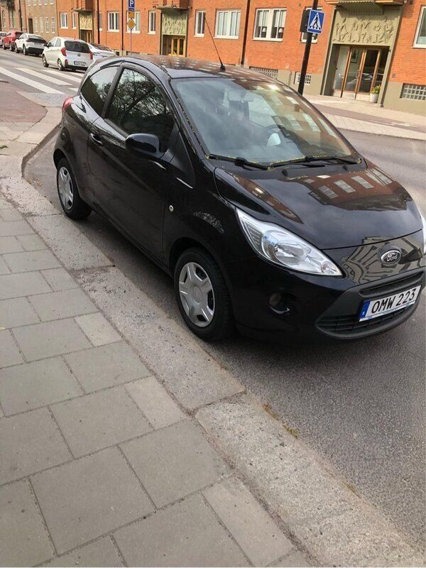 Svart Begagnad 2014 Ford Ka Titanium Halvkombi | 50 000 kr - Bild 1/4