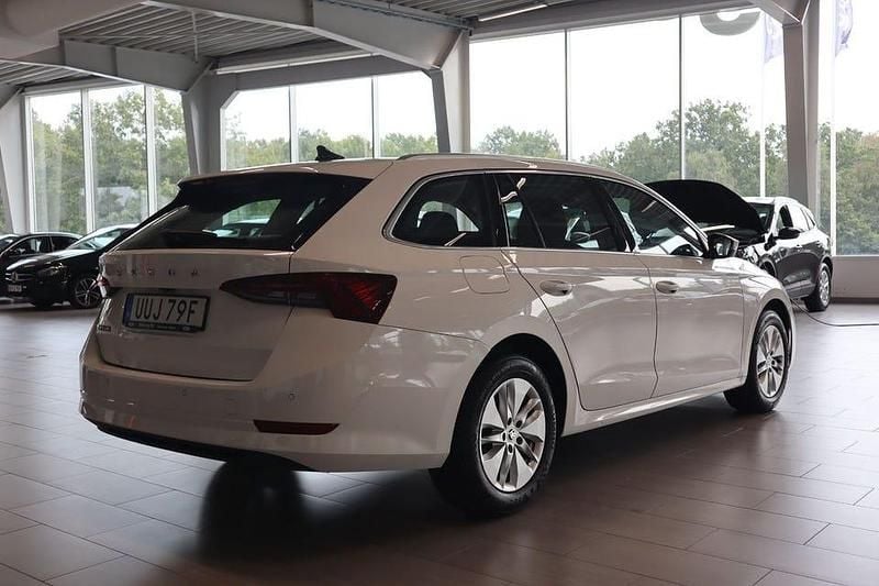 Begagnad Skoda Octavia 111 HK (81 kW) 2022 Vit Kombi