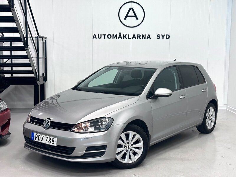 Silver Begagnad 2017 VW Golf VII Halvkombi | 99 900 kr (Marknadspris) - Bild 1/4