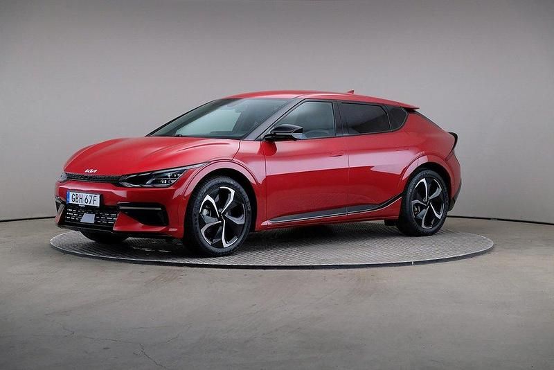 Röd (runway red (metallic)) Begagnad 2022 Kia EV6 4 SUV | 455 000 kr (Marknadspris) - Bild 1/4