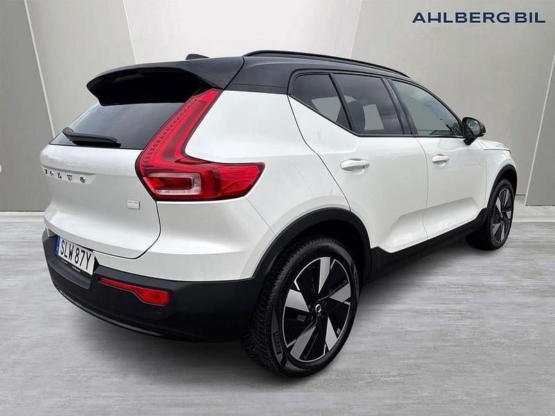 Begagnad Volvo XC40 Core 188 kW (256 HK) 2024 Vit SUV