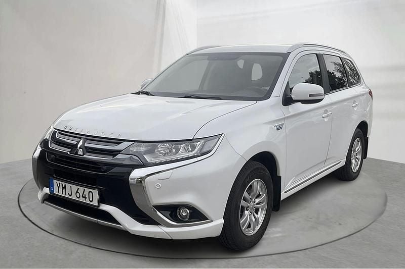 Vit Begagnad 2017 Mitsubishi Outlander Edition SUV | 165 000 kr (Marknadspris) - Bild 1/4