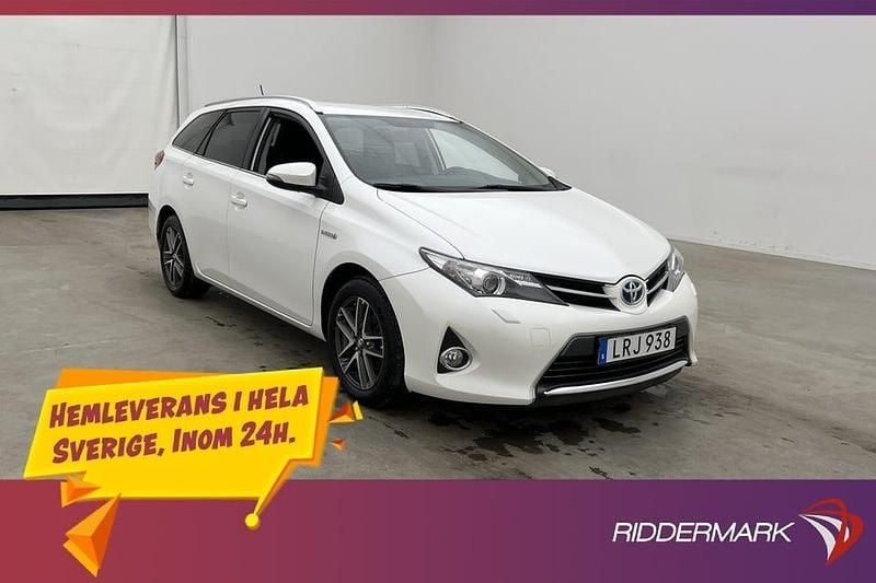 Begagnad Toyota Auris Touring Sports Edition 136 HK (100 kW) 2015 Vit Kombi