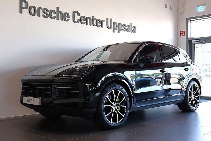 Chromite black metallic Begagnad 2024 Porsche Cayenne SUV | 995 000 kr - Bild 1/4