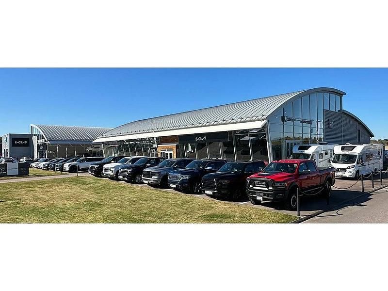 Vit Begagnad 2022 Tesla Model Y Long Range AWD SUV | 389 500 kr (Marknadspris) - Bild 1/1