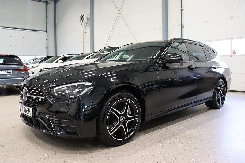 Svart Begagnad 2021 Mercedes E300 AMG line Kombi | 479 900 kr (Dyr) - Bild 1/4