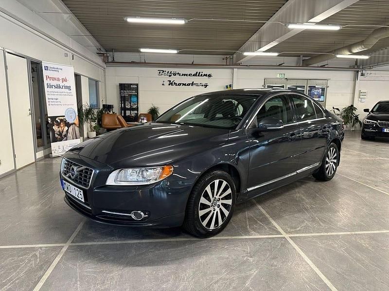 Grå Begagnad 2012 Volvo S80 Summum Sedan | 149 900 kr (Lite dyr) - Bild 1/4
