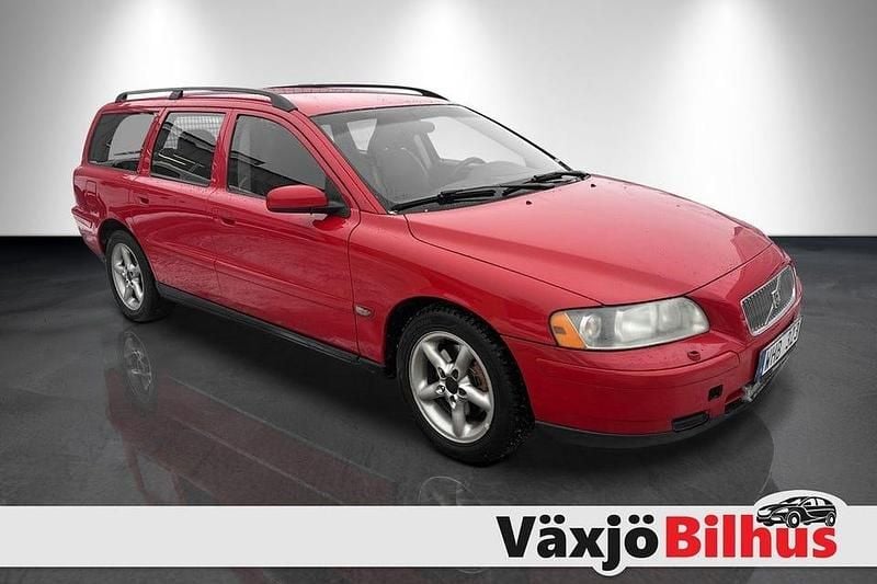 Röd Begagnad 2004 Volvo V70 Business Edition Kombi | 29 900 kr (Marknadspris) - Bild 1/4