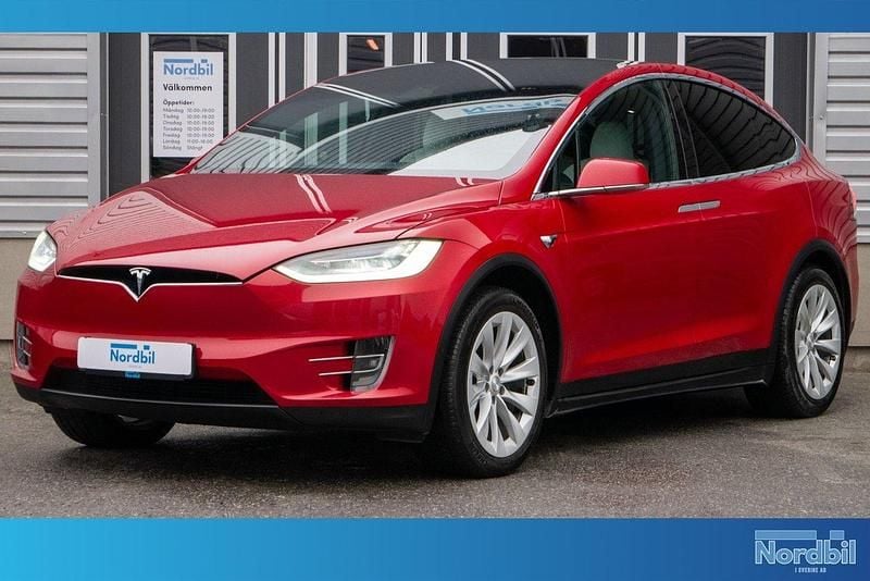 Röd Begagnad 2020 Tesla Model X SUV | 449 800 kr (Marknadspris) - Bild 1/4