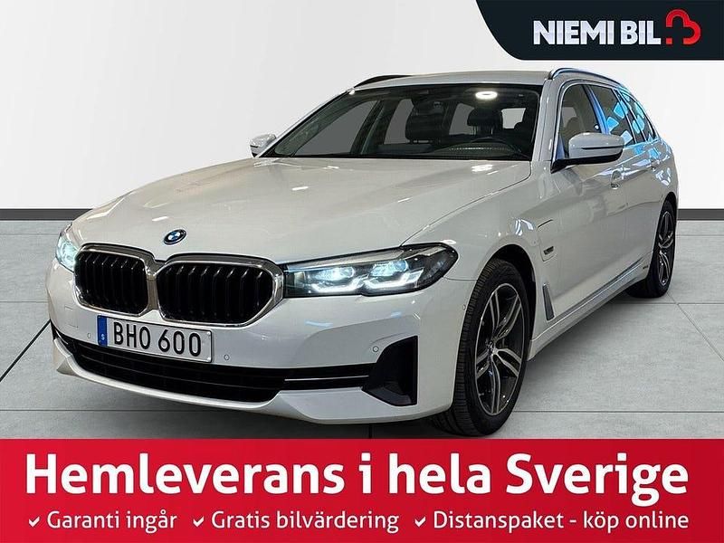 Begagnad BMW 530 292 HK (214 kW) 2023 Vit Kombi