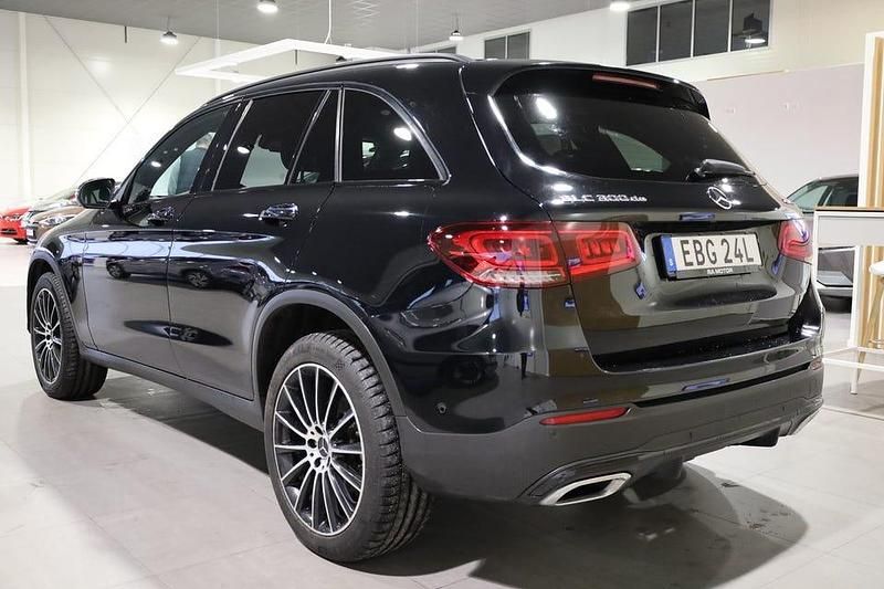 Begagnad Mercedes GLC300 AMG line 306 HK (225 kW) 2021 Svart SUV