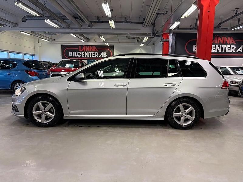 Begagnad VW Golf VII R-line 110 HK (80 kW) 2017 Silver Kombi