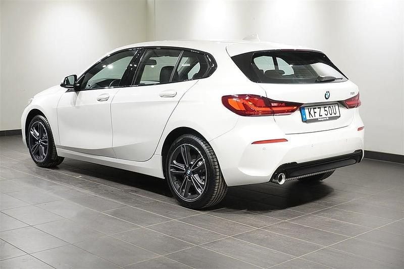 Begagnad BMW 118 Sport Line 140 HK (102 kW) 2020 Vit Halvkombi