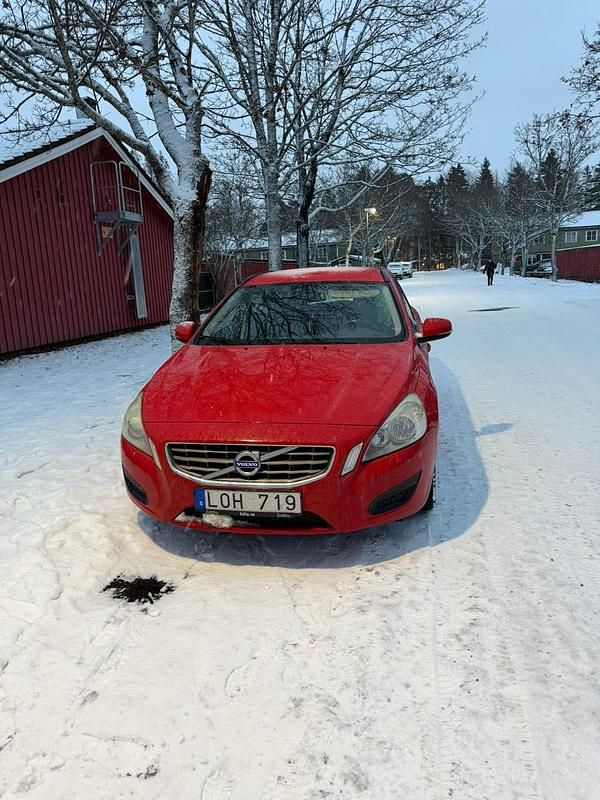 Begagnad 2011 Volvo V60 Kombi | 75 000 kr (Superpris) - Bild 1/2