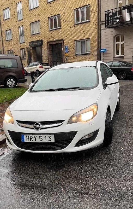 Vit Begagnad 2015 Opel Astra drive Kombi | 114 000 kr (Marknadspris) - Bild 1/4