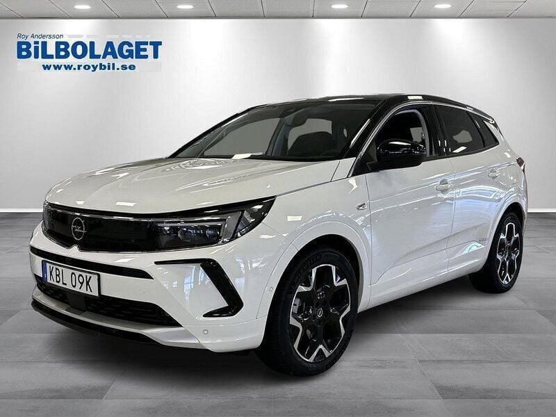 Vit Begagnad 2023 Opel Grandland X Ultimate SUV | 429 000 kr - Bild 1/4