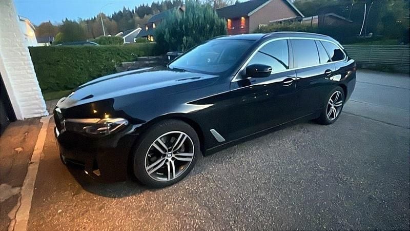 Begagnad 2021 BMW 520 Kombi | 272 000 kr (Marknadspris) - Bild 1/4