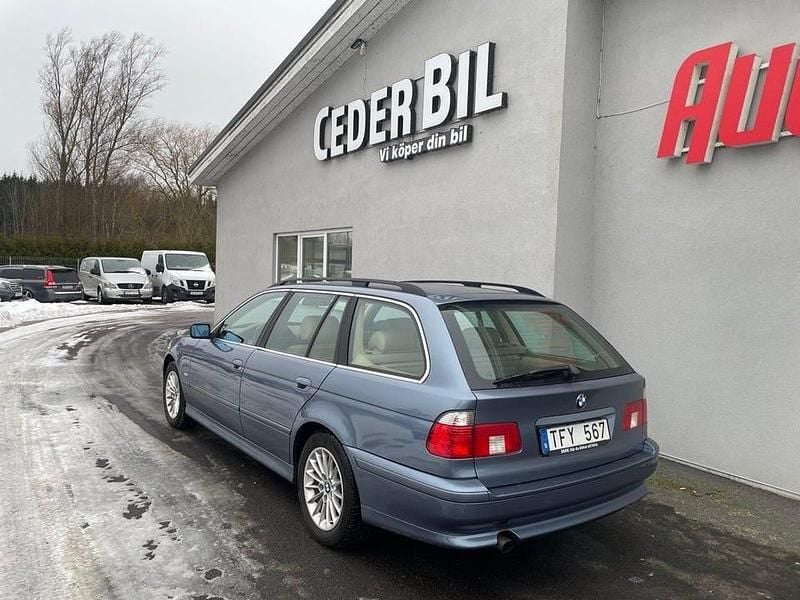 Begagnad BMW 525 192 HK (141 kW) 2002 Blå Kombi