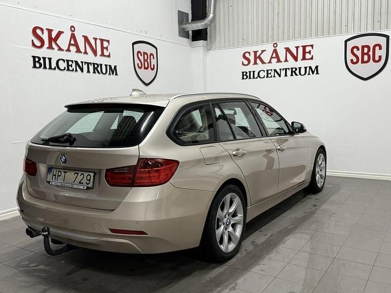 Begagnad BMW 330 258 HK (189 kW) 2013 Silver Kombi