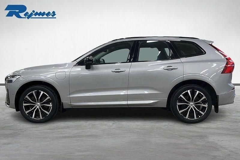 Begagnad Volvo XC60 Plus 253 HK (186 kW) 2022 Silver SUV