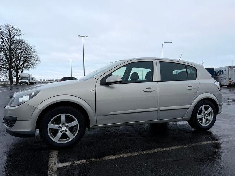 Begagnad Opel Astra 105 HK (77 kW) 2007