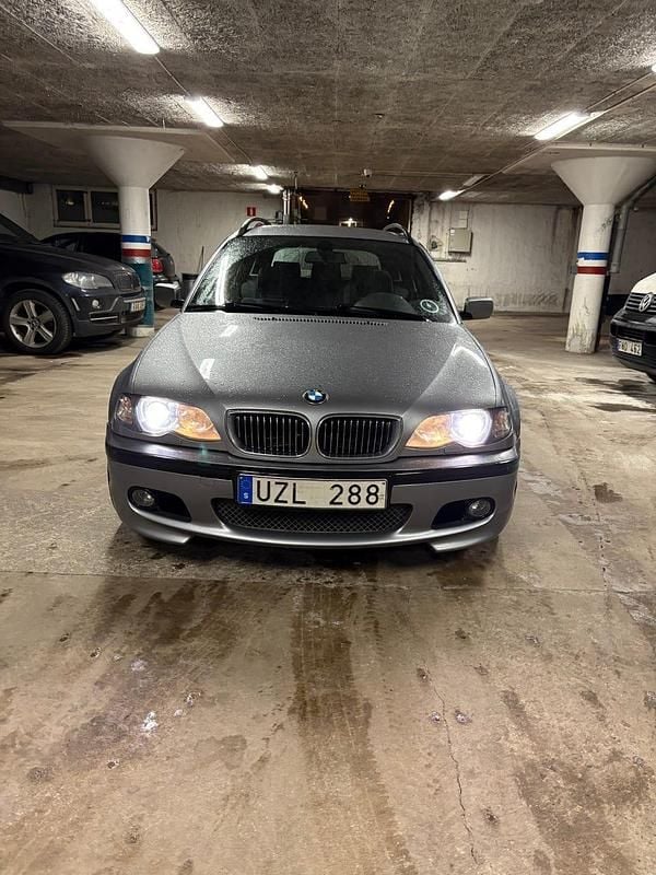 Begagnad 2004 BMW 325 Kombi | 59 000 kr (Marknadspris) - Bild 1/4