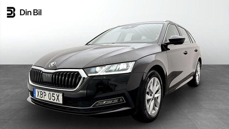 Svart Begagnad 2023 Skoda Octavia Style Kombi | 295 900 kr (Marknadspris) - Bild 1/4