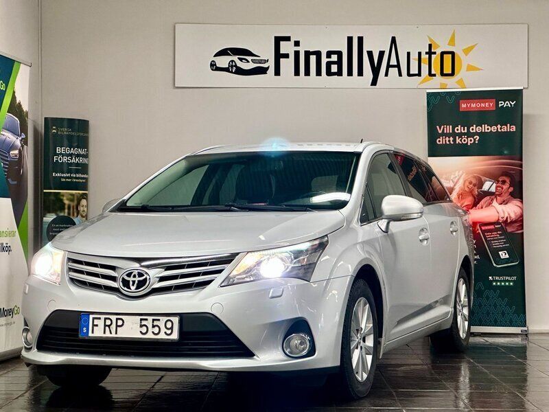 Silver Begagnad 2011 Toyota Avensis Business Edition Kombi | 78 900 kr (Marknadspris) - Bild 1/4