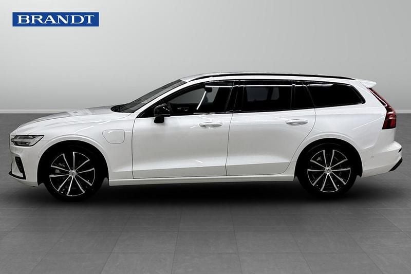 Begagnad Volvo V60 349 HK (256 kW) 2025 Vit Kombi