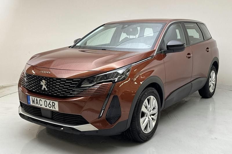 Brun Begagnad 2022 Peugeot 5008 Minibuss | 269 000 kr (Marknadspris) - Bild 1/4