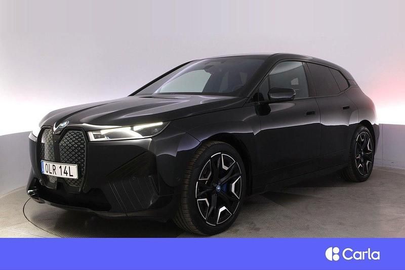 Svart Begagnad 2022 BMW iX Sport Line SUV | 484 900 kr (Superpris) - Bild 1/4