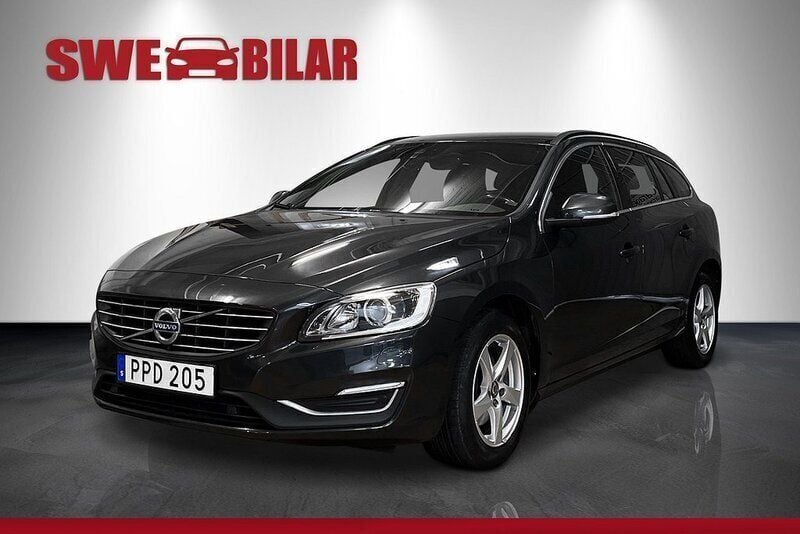 Grå Begagnad 2017 Volvo V60 Momentum Kombi | 189 900 kr (Superpris) - Bild 1/4