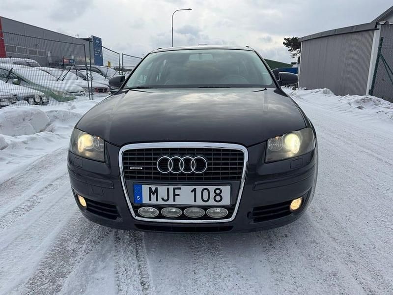 Begagnad Audi A3 Comfort 250 HK (183 kW) 2007 Gråmetallic Halvkombi