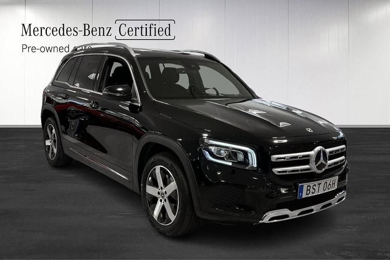 Svart Begagnad 2022 Mercedes GLB200 SUV | 409 900 kr (Marknadspris) - Bild 1/4