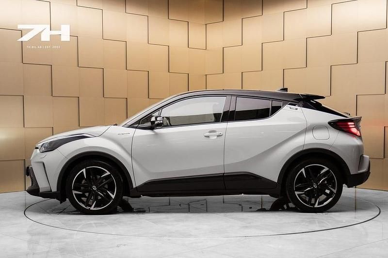 Begagnad Toyota C-HR Sport 184 HK (135 kW) 2021 Grå SUV
